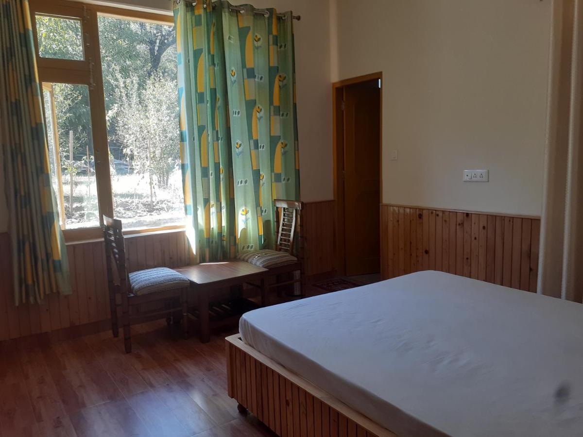 Gazing Moon Homestay Shamshi Eksteriør billede