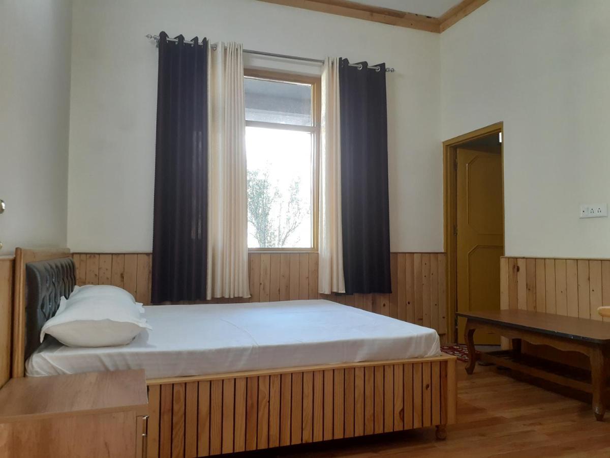 Gazing Moon Homestay Shamshi Eksteriør billede