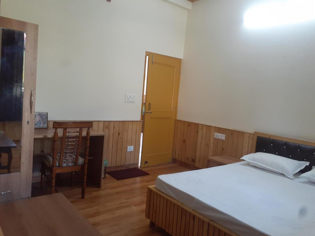 Gazing Moon Homestay Shamshi Eksteriør billede